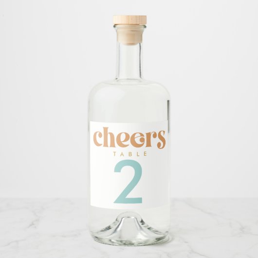 Modern Retro Beachy Weddenschap Tabelnummer Likeurfles Etiket (Voorkant)