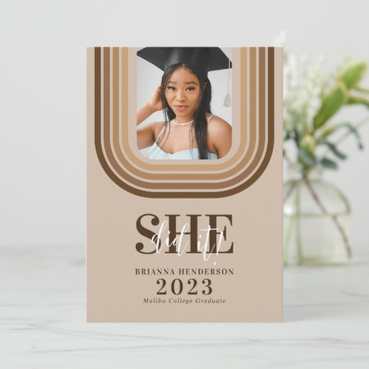 Modern Retro Brown en neutraal Afstuderen Kaart (Staand voorkant)