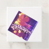 Modern Retro Hollywood Filmmaker in het Roze Bedankjes Labels (In situ)