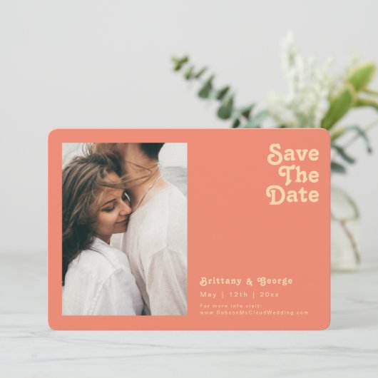 Modern Retro | Horizontale rand van de Koraalfoto Save The Date (Staand voorkant)