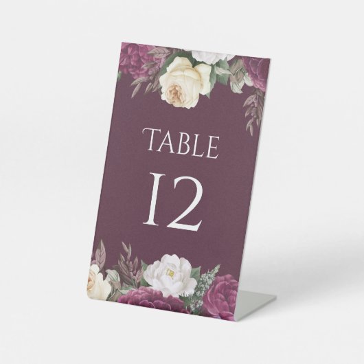 Modern Rich Burgundy Peonies Table Number Reclamebord Met Voetstuk (Voorkant)