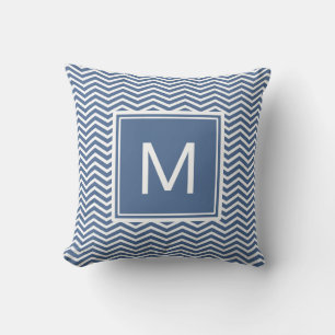 Modern Riverside Blue Chevrons en Monogram Kussen
