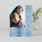 Modern Romantic Blue Jean Engaged Couple Photo Folie Uitnodiging (Staand Voorkant)