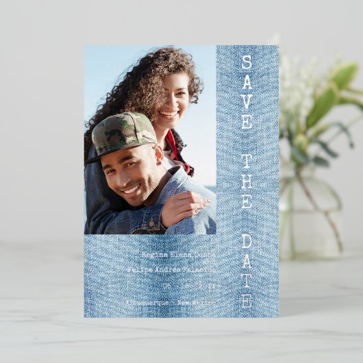 Modern Romantic Blue Jean Engaged Couple Photo Folie Uitnodiging (Staand Voorkant)