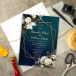 Modern Romantic Floral Gold Wreath Wedding Kaart<br><div class="desc">Romantisch bloemgoud met grote trouwuitnodiging. De tekst kan worden gewijzigd via het menu "Details". Klik op de knop Aanpassen om alles aan uw behoeften aan te passen. U kunt tekststijl en kleurwijziging instellen. Andere kleuren zijn beschikbaar. U kunt het papiertype aan de rechterkant van het menu "Vergelijken papier" wijzigen. Afbeelding...</div>