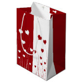 Modern Romantic Red White Love Hearts Medium Cadeauzakje (Voorkant Gekanteld)