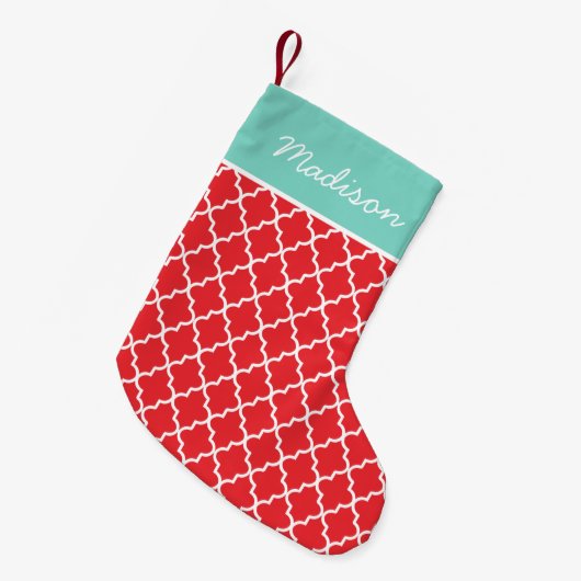 Modern rood en Aqua Quatrefoil Monogram Kleine Kerstsok (Voorkant (Hangend))