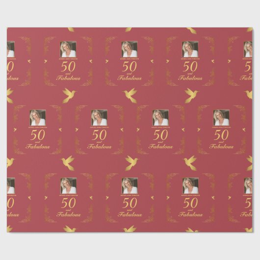 Modern Rood Goud 50 Fabulous Foto Verjaardag Cadeaupapier (Vlak)