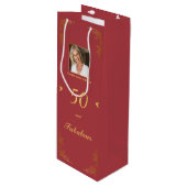 Modern Rood Goud 50 Fabulous Verjaardagsfoto Wijn Cadeautas (Voorkant Gekanteld)