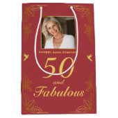 Modern Rood Goud 50 Fantastische Verjaardag Medium Cadeauzakje (Voorkant)