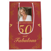 Modern Rood Goud 50 Fantastische Verjaardag Medium Cadeauzakje (Achterkant)