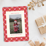 Modern rood roze goud geometrische sneeuwvlokken f feestdagenkaart<br><div class="desc">Vier het seizoen met deze moderne rode, roze en gouden geometrische sneeuwvlokken Photo Holiday Kaart. Met gedurfde geometrische sneeuwvlokken in een opvallend rood, roze en gouden kleurenpalet, voegt deze kaart een eigentijdse twist toe aan uw vakantiegroeten. Personaliseer het met uw favoriete foto en een warme boodschap om uw vakantiewensen echt...</div>