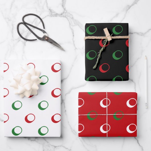 Modern rood wit groen zwart polka stippen Kerstmis Inpakpapier Vel (Voorkant)