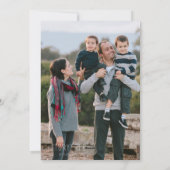 Modern Rood Wit Koel Yule Script Bomen Foto Feestdagenkaart (Achterkant)