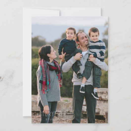 Modern Rood Wit Koel Yule Script Bomen Foto Feestdagenkaart (Achterkant)