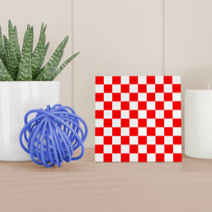 Modern rood wit Kroatisch Checkerboard Patroon Tegeltje