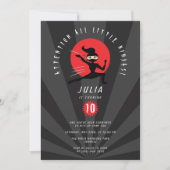 Modern rood zwart ninja krijger meisje verjaardags kaart (Voorkant)