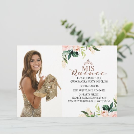Modern Roos Gold Floral Foto Quinceañera Kaart (Staand voorkant)