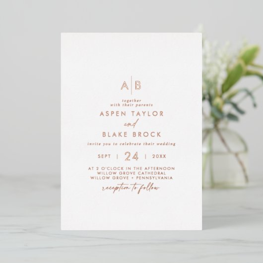 Modern Roos Gold Foil Script Monogram Weddenschap Folie Uitnodiging (Staand Voorkant)
