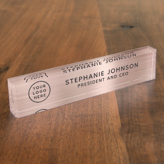 Modern Roos Gold Metallic Logo Boss Lady CEO Naambordje (Zijkant)