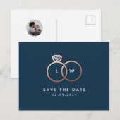 Modern Roos Gold Rings Monogram Navy Save the Date Briefkaart (Voorkant / Achterkant)