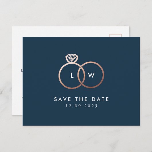 Modern Roos Gold Rings Monogram Navy Save the Date Briefkaart (Voorkant / Achterkant)