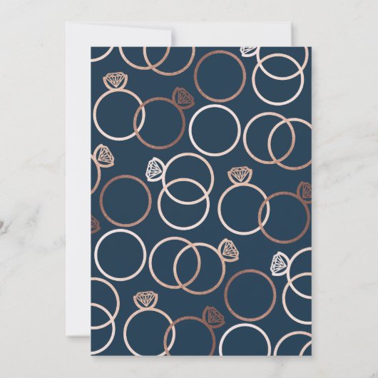 Modern Roos Gold Rings Navy bruiloft uitnodiging (Achterkant)