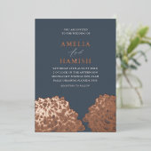 Modern Roos Goud & Blauw Bloemen Bruiloft Folie Uitnodiging (Staand Voorkant)