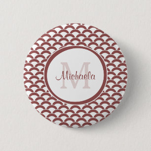 Modern Rosy Brown White Scallops Monogram en Naam Ronde Button 5,7 Cm