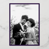 Modern Royal Paars Marble Photo Wedding Gold Folie Uitnodiging (Achterkant)