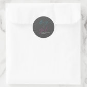 Modern Roze Blauw Jongen of Meisje Script Geslacht Ronde Sticker (Tas)