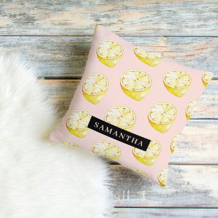 Modern roze en geel lemonpatroon met naam buitenkussen