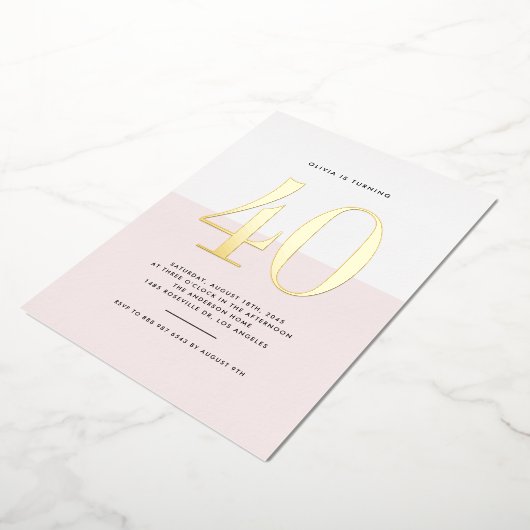 Modern Roze en Wit 40e Verjaardag Gouden folie Folie Uitnodiging (Gedraaid)