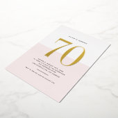 Modern Roze en Wit 70e verjaardag Gouden folie Uitnodiging (Gedraaid)