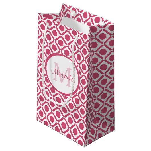 Modern roze en wit geometrisch monogram met naam klein cadeauzakje (Voorkant Gekanteld)