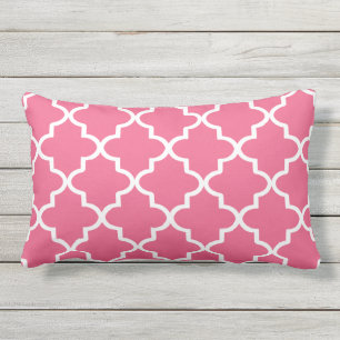 Modern Roze en Wit Marokkaanse Quatrefoil Buitenkussen