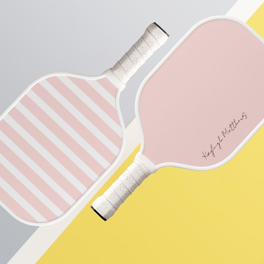 Modern roze en witte streep monogram pickleball paddle