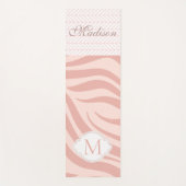 Modern roze Geometric Zebra Trendy Monogram Yogamat (Voorkant)