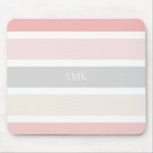 Modern Roze Grijs en Crème Brede Strepen Monogram Muismat (Voorkant)