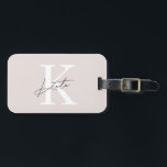 Modern Roze Hand Script Monogram Bagagelabel<br><div class="desc">Op maat ontworpen bagagelabel met modern handschrift monogram met aangepast initiaal en naam.</div>