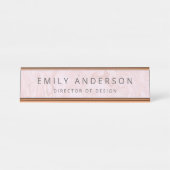 Modern Roze Marmer Gepersonaliseerd Bureau Naambordje (Voorkant)