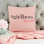 Modern Roze Meisje Boss & Name | Meisjescadeau Kussen<br><div class="desc">Introductie van de Modern Pink Girl Boss & Name collectie op Zazzle! Dit hippe en stijlvolle collectie is ideaal voor alle sterke, onafhankelijke vrouwen die hun carrière op zijn grondvesten doen en een statement maken. Of je nu zelf een meisjesbaas bent of op zoek bent naar een geweldig cadeau voor...</div>