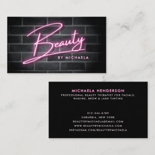 Modern roze neon 'Beauty'-lichtbak aan bakstenen m Visitekaartje