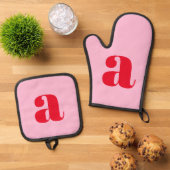 Modern Roze Rood Monogram Initiaal Gepersonaliseer Ovenwant & Pannenlap Set (Top down)