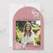 Modern roze rozen script foto afstuderen kaart (Achterkant)