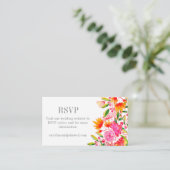 Modern Roze Sinaasappel Bloemen Bruiloft RSVP QR C Informatiekaartje (Staand voorkant)