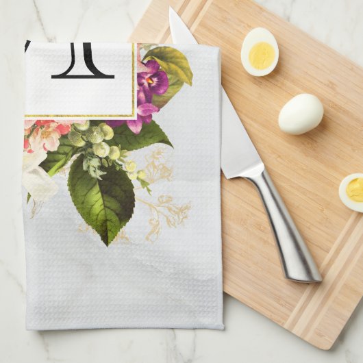 Modern Roze Waterverf Floral Bouquet Monogram Theedoek (Quarter Fold)