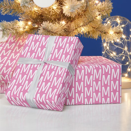 Modern roze, wit aangepast monogram initiaal patro cadeaupapier (Feestdagen)