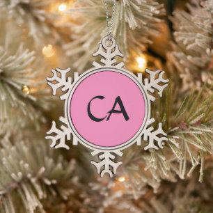 Modern Roze Zwart Monogram Initialen Elegant Tin Sneeuwvlok Ornament