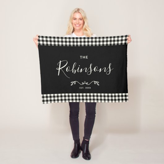 Modern Rustic Buffalo Check Plays Family Script Fleece Deken (In situ)